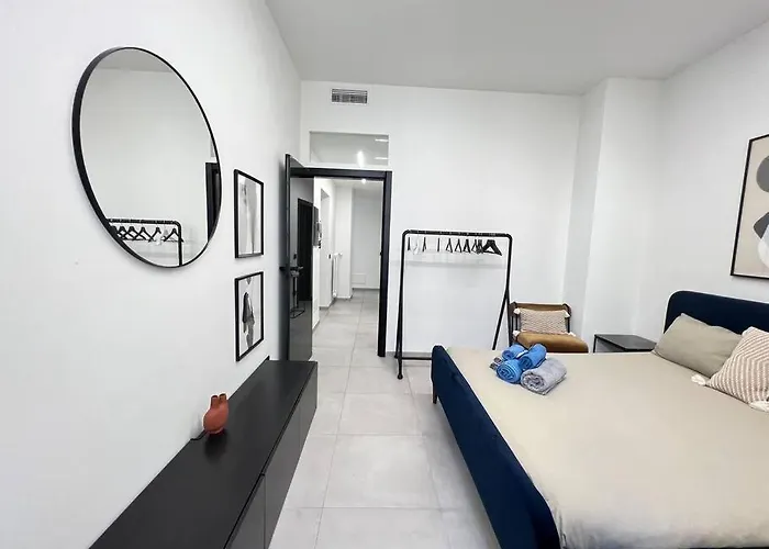 Esclusivo 130mq Fronte Duomo E E Terrazza * コモ