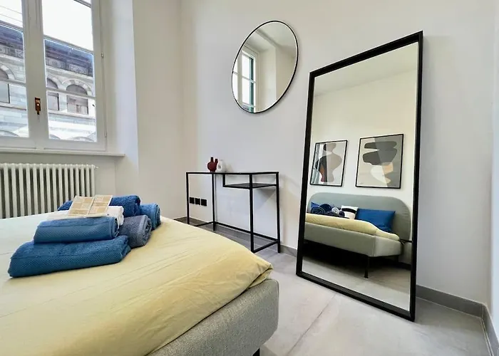 Esclusivo 130mq Fronte Duomo E E Terrazza アパート コモ