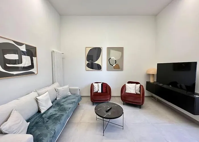 Esclusivo 130mq Fronte Duomo E E Terrazza コモ