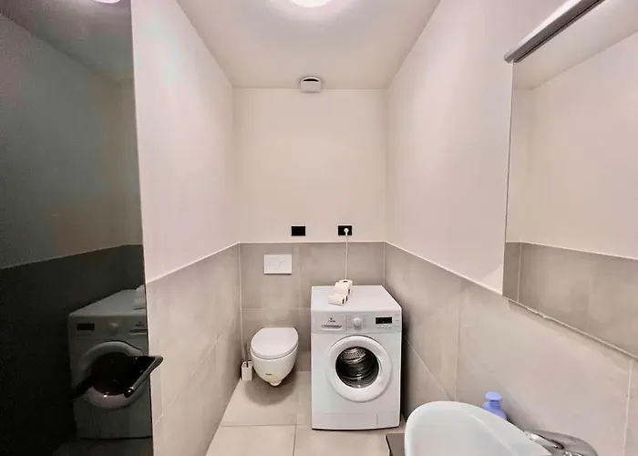 Esclusivo 130mq Fronte Duomo E E Terrazza アパート